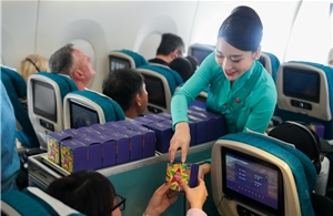 Vietnam Airlines phục vụ miễn phí bánh trung thu trên chuyến bay nội địa