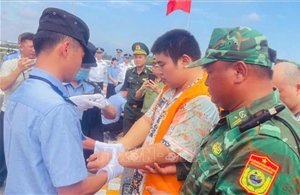 Trao trả 33 công dân Trung Quốc vi phạm pháp luật Việt Nam cho Trung Quốc