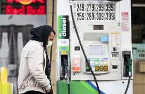 Giá dầu neo gần mức thấp nhất 4 tháng