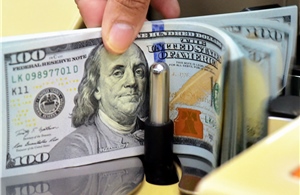 Đồng USD tăng giá ngày thứ năm liên tiếp
