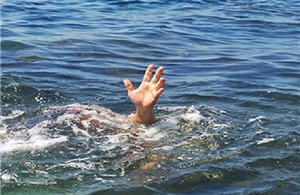 Nỗ lực tìm kiếm cháu nhỏ bị đuối nước trên sông Hà Thanh