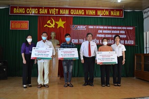 Agribank Bình Thuận phối hợp với chi nhánh ABIC Khánh Hòa chi bồi thường bảo hiểm