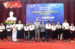 Bình Thuận tiếp bước cho học sinh dân tộc thiểu số đến trường