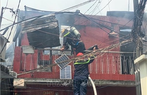 Cháy nhiều căn nhà trong hẻm tại TP Hồ Chí Minh
