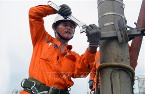 Nắng nóng diện rộng, nhu cầu tiêu thụ điện lập nhiều kỷ lục mới