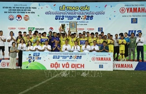Đội Sông Lam Nghệ An giành cúp vô địch Giải Bóng đá thiếu niên (U13) toàn quốc