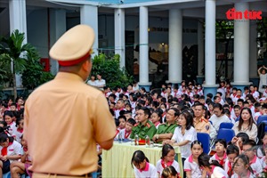 Hà Nội: Đẩy mạnh tuyên truyền an toàn giao thông trong trường học