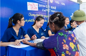 Long Châu cùng Hội Thầy thuốc trẻ và các bệnh viện tuyến trung ương chăm sóc sức khỏe cộng đồng tại xã Minh Châu