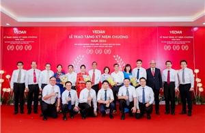 Vedan Việt Nam trao kỷ niệm chương tri ân nhân viên gắn bó 20, 25 và 30 năm