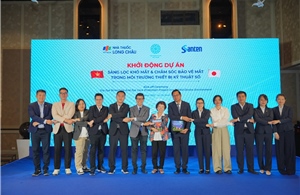 Long Châu hợp lực hãng dược Nhật Bản Santen khởi động chiến dịch tầm soát khô mắt, bảo vệ đôi mắt sáng trong môi trường thiết bị kỹ thuật số