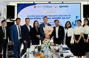 Ký kết Hợp đồng chuyển giao Bản quyền quốc tế Sáng kiến kinh tế 'Khu Nông thị Lạc Nghiệp An Cư'