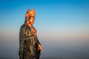 Những điều thú vị về tượng Phật Bà bằng đồng cao nhất Châu Á trên đỉnh núi Bà Đen