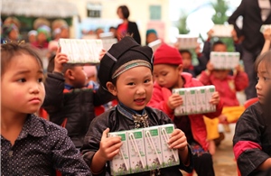 1,7 triệu hộp sữa sẽ được Vinamilk gửi tới trẻ em khó khăn thông qua Quỹ sữa Vươn cao Việt Nam