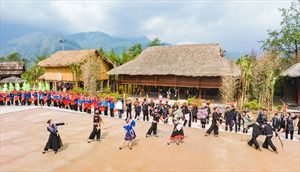 Bản làng trong mây gìn giữ nét văn hóa bản địa Sa Pa