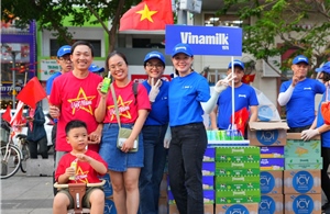 Vinamilk tiếp thêm dinh dưỡng cho người dân hòa cùng Đại lễ kỷ niệm 50 năm thống nhất đất nước