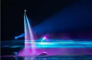 Nóng: Show diễn Jetski bắn pháo hoa trên mặt biển tại Cát Bà khởi động