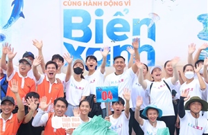 Gần 10.000 người Vingroup và TNV ra quân làm sạch bờ biển tại 28 tỉnh, thành phố 