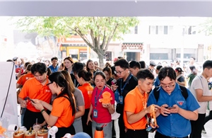 Hàng nghìn khách hàng trải nghiệm sản phẩm dịch vụ của SHB tại Ngày không tiền mặt 2025