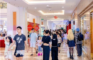 Hiện tượng mua sắm Vincom Red Sale ‘khuấy đảo’ thị trường bán lẻ mùa hè 2025