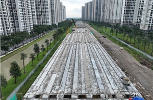 Mệt mỏi chuyện lo trường, tìm viện, thiếu chỗ chơi, gia đình trẻ đổ về Vinhomes Grand Park