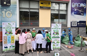 ‘Ngày hội đổi rác lấy quà’ - lan tỏa lối sống xanh vì Hà Nội sạch đẹp
