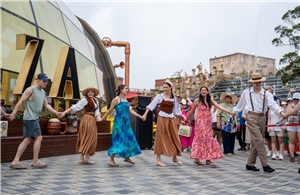Sun Hospitality &amp; Entertainment Group ký hợp tác với MakeMyTrip