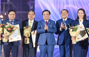 Vingroup nhận giải thưởng &#39;Không gian trưng bày tiêu biểu&#39; tại Triển lãm Thành tựu đất nước