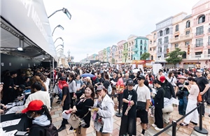 Ocean City ‘bùng nổ’ trước giờ G: Fan Việt và quốc tế cuồng nhiệt đổ về, tạo nên trải nghiệm âm nhạc hiếm có