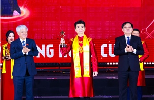Doanh nhân Đỗ Quang Vinh được vinh danh trong TOP 10 Giải thưởng Sao Đỏ 2025