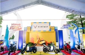 VinFast đạt doanh số kỷ lục 406.453 xe, dẫn đầu thị trường xe máy điện Việt Nam năm 2025