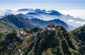 Sa Pa: 8/3 này, lên Fansipan 'săn' mây, ngắm hoa và xem show 'Đỉnh thiêng du ký'