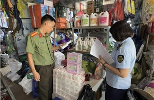Hà Nội phát hiện nhiều hàng giả, hàng nhái tại cơ sở kinh doanh