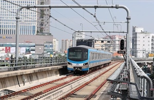 Metro Bến Thành - Suối Tiên dừng chạy tàu hơn 30 phút do vấn đề kỹ thuật