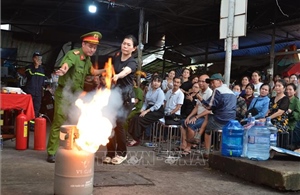 Phổ biến điểm mới Luật Phòng cháy, chữa cháy cho các tiểu thương ở TP Hồ Chí Minh