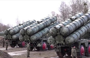 Ấn Độ thảo luận với Nga về hệ thống tên lửa S-400