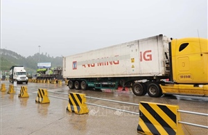 Sôi động dòng chảy thương mại Việt Nam - Trung Quốc qua cửa khẩu Hữu Nghị Quan