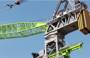 Trung Quốc chế tạo cần cẩu tháp điện gió cao nhất và lớn nhất thế giới