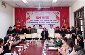 Khen thưởng tân binh có thành tích tiêu biểu trong thực hiện Luật Nghĩa vụ quân sự