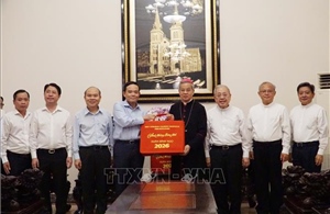 Lãnh đạo Thành phố Hồ Chí Minh thăm, chúc Tết các cơ sở tôn giáo