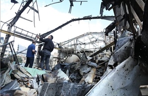 Mỹ và Israel tấn công liên tiếp cơ sở hạ tầng của Iran