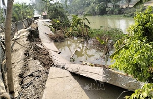 Bạc Liêu: Làm rõ nguyên nhân sự cố tuyến đường bê tông bất ngờ sụp lún xuống sông