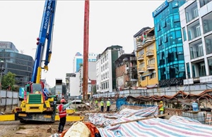 Hà Nội rào chắn thi công hai nhà ga tuyến metro số 5 từ 16/4/2026