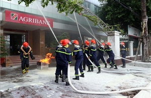 Công an tăng cường phổ biến kỹ năng thoát hiểm tình huống cháy nổ