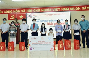 Generali quyên góp hỗ trợ 500 trẻ em mồ côi do COVID-19 trước Tết Nguyên đán