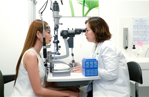 Bệnh viện FV triển khai công nghệ mổ mắt không chạm nhiều đột phá