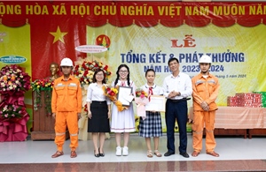 PC Quảng Ngãi trao giải Cuộc thi về kiến thức sử dụng điện an toàn - tiết kiệm - hiệu quả