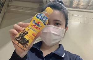Nữ công nhân trẻ và câu chuyện may mắn đến từ một chai Number 1 quen thuộc