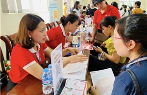 Hơn 1.800 chỉ tiêu tuyển dụng, tuyển sinh tại phiên giao dịch việc làm huyện Mê Linh