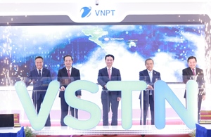 Khai thác tuyến cáp quang đất liền VSTN