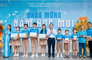 Hơn 300 học sinh Trường Hy Vọng chào đón năm học mới